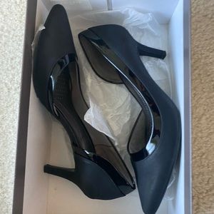 LifeStride Black Pump in size 7!